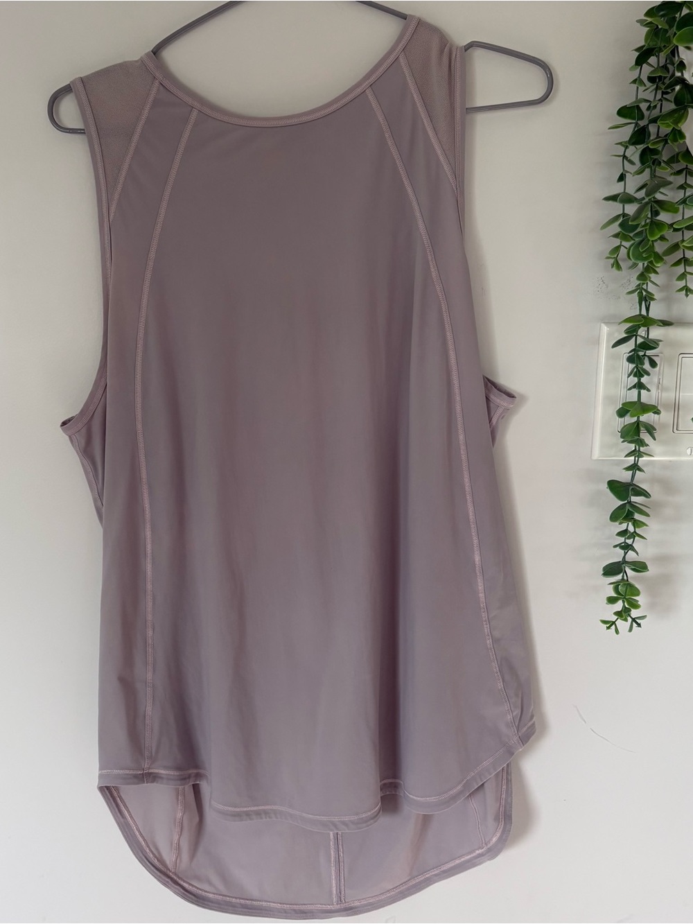 Lululemon Dusty Mauve Mesh Trim Cutout Back High-Low Tank Top Size 10